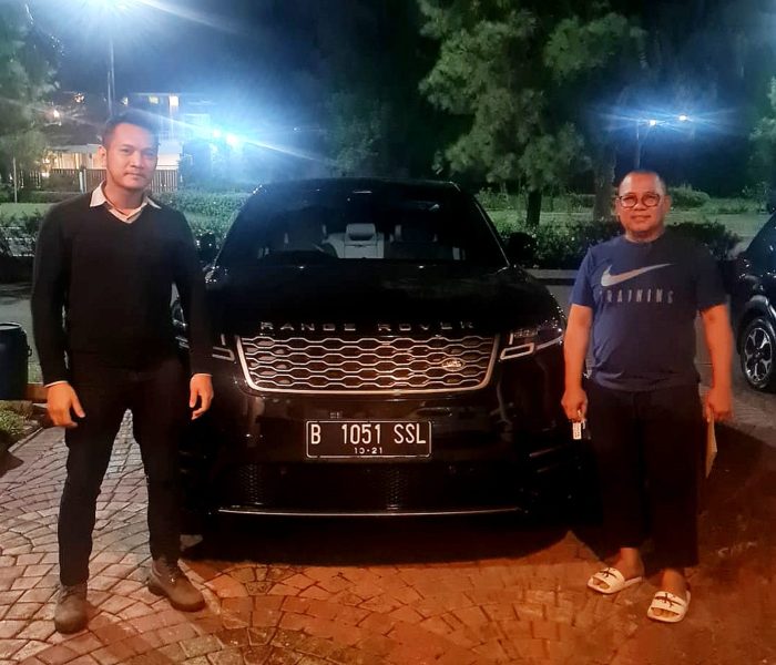 Range Rover Velar 2.0 2022, Santorini Black